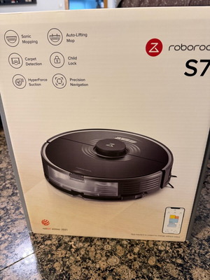 Roborock S7 with Auto Emptying Dock like new and extra consumables