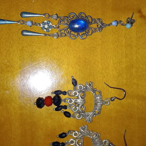 Vintage earrings like new, 2 pairs