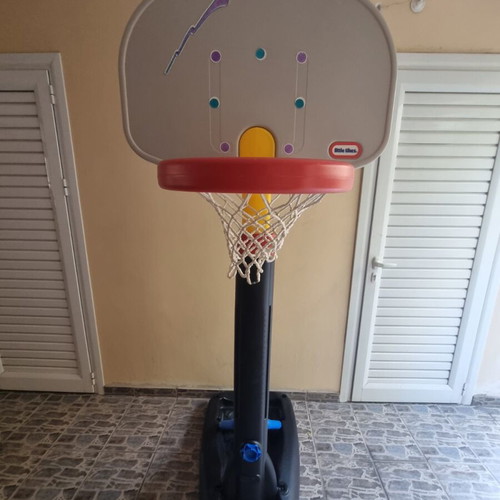 Little Tikes Adjustable Outdoor Kids Basketball Hoop like new
