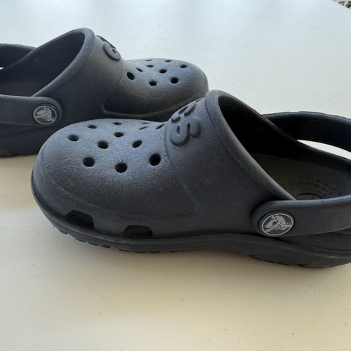 Crocs dark blue toddler shoes used, size C6 (EU 22-23)