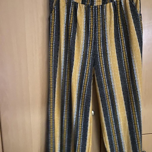 Patterned pants new, size L, multicolor