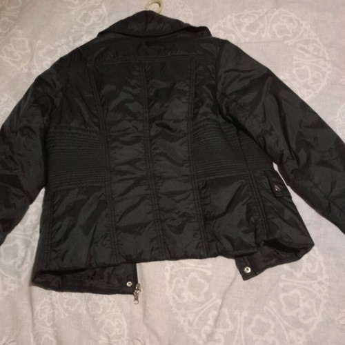Black short jacket with zipper and buttons like new