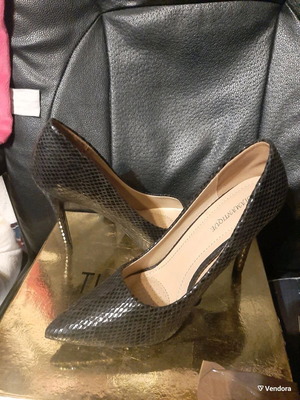 Black high heel shoes like new, size 39, crocodile pattern