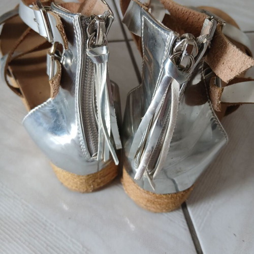 Platform sandals silver like new, size 40