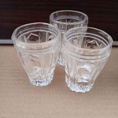 Set of 6 used crystal shot glasses