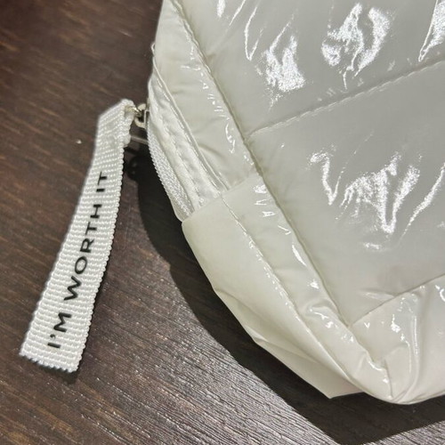 L’Oréal white toiletry bag new