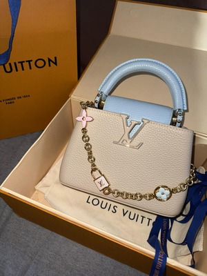 Louis Vuitton Capucine μεταχειρισμένη mini τσάντα
