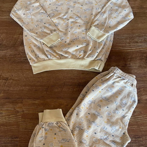 Pajama set 10 years used, beige and yellow