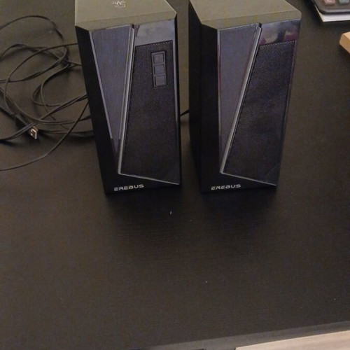 Erebus Turbo X speakers like new with Bluetooth and aux