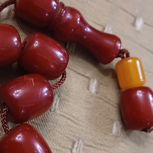 Mastic komboloi worry beads, bakelite, 18 beads