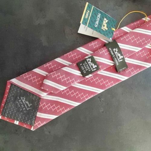 Hermes silk tie, new with tags