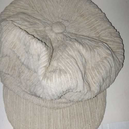 Stamion women's hat beige like new with fleece lining