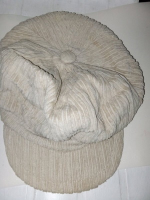 Stamion women's hat beige like new with fleece lining