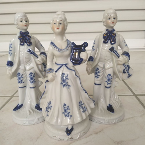 Vintage musical trio figurines 21 cm tall, like new