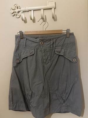 Attrattivo skirt gray with cargo pockets like new, size S