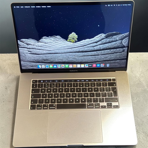 MacBook Pro 16” 2019 1TB Touch Bar like new
