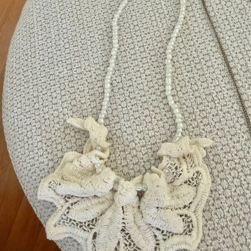 Set of 3 necklaces like new