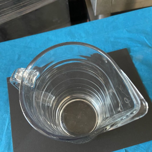 Glass water jug like new