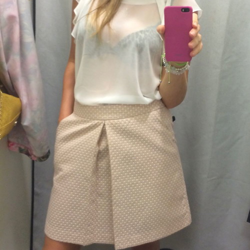 Benetton skirt like new, size 42, beige pink