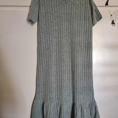 Oversized dress new, pistachio color, size S