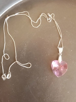 Swarovski heart pendant necklace like new, pink and silver