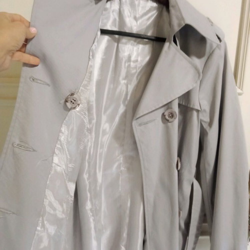 Women's short gray trench coat like new, size L/M