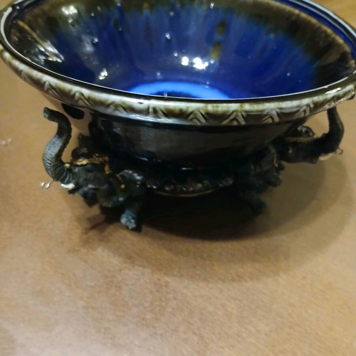 Indian vase reproduction with elephant shape like new, ceramic