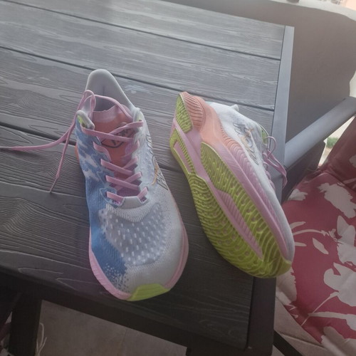 Hoka Mach 6 running shoes like new, size 45 ⅓, multicolor