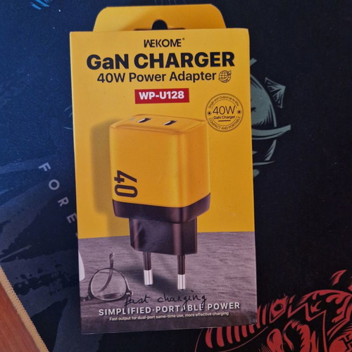 Wekome 40w fast charging charger with 2 type c new