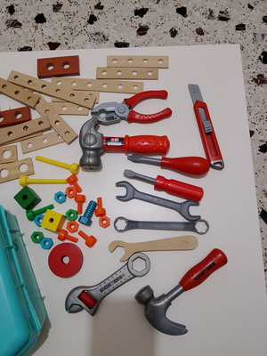 Children's toy tool set
