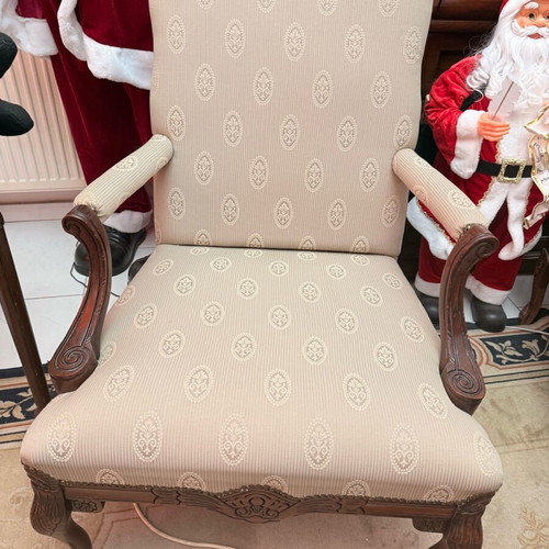 Set of 2 classic solid carved armchairs like new