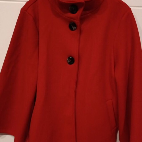 Women's coat like new, bright red, size XL