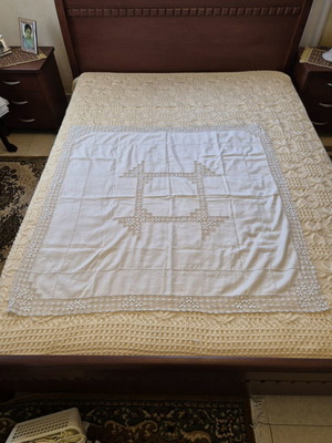 Linen machine-made tablecloth white, new, size 115x115