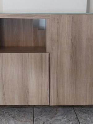 Έπιπλο σαλονιού ΙΚΕΑ με προστατευτικό τζάμι σαν καινούργιο