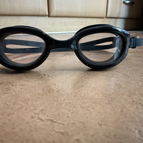 Sports swimming goggles like new