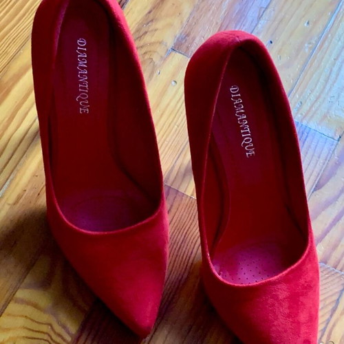 Red pumps like new, size 37