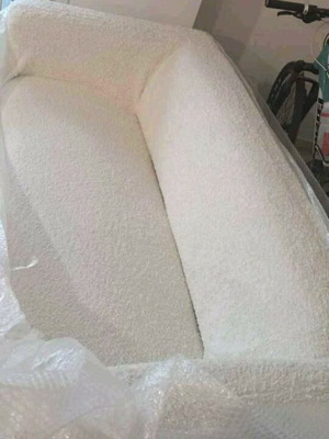 Καναπές διθέσιος με μπουκλέ κάλυμμα που αφαιρείται σαν καινούργιο