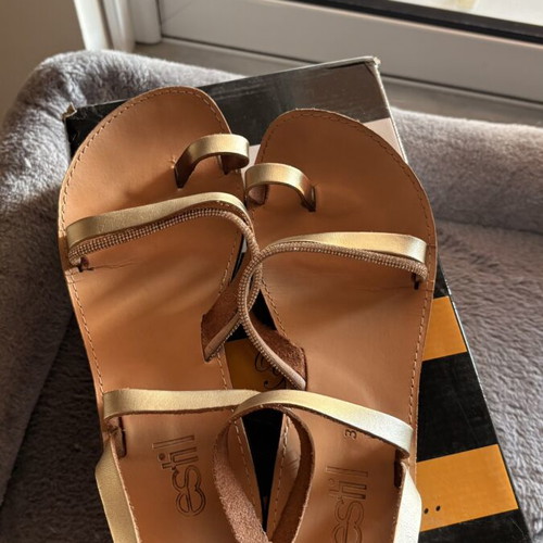 Estil leather sandals gold, like new, size 39