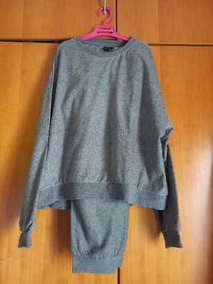H&M gray pajama set like new, warm