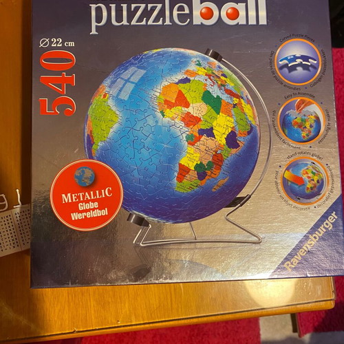 3D puzzle globe ball like new