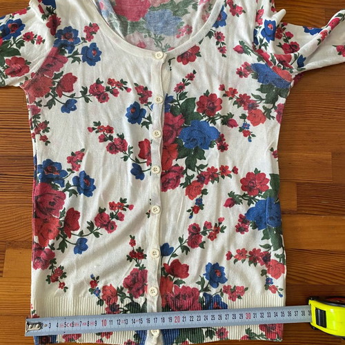 Cardigan medium used, colorful, floral pattern