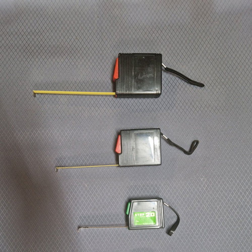 Measuring tapes new, set of 3 with stop button