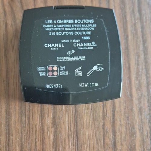 Chanel Les 4 Ombres Boutons 219 Boutons Couture eyeshadow palette like new