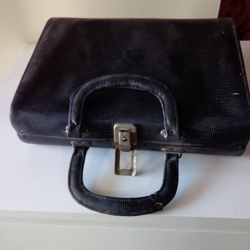 Minion briefcase used, leather, collectible from the '60s