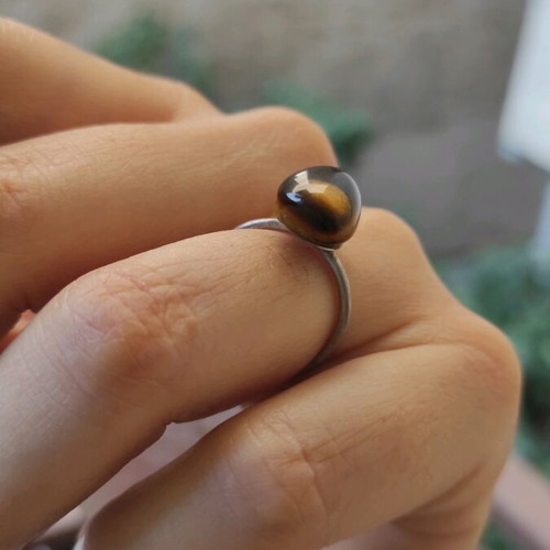 Silver ring with tiger's eye stone like new
