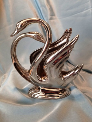 Silverplated Swan Napkin Holder used with box, vintage design