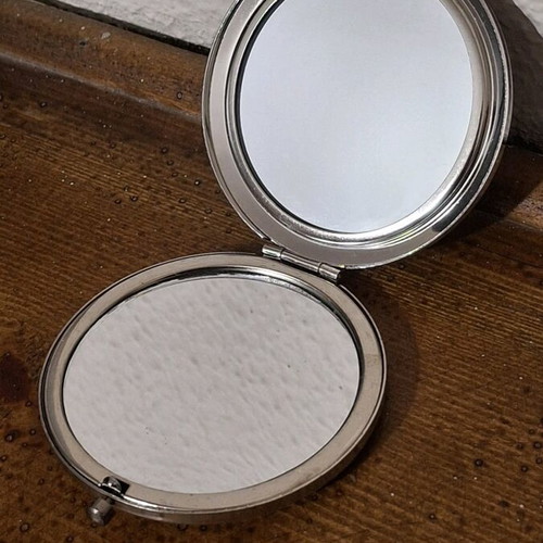 Nemesis Now dragon compact mirror used with dragon design