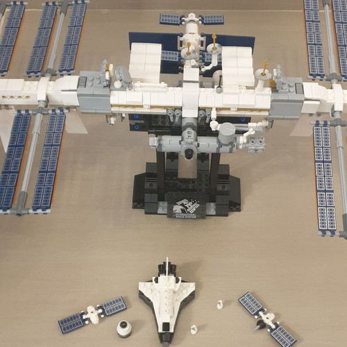 Lego Ideas International Space Station 21321 like new, 864 pieces with instructions and box