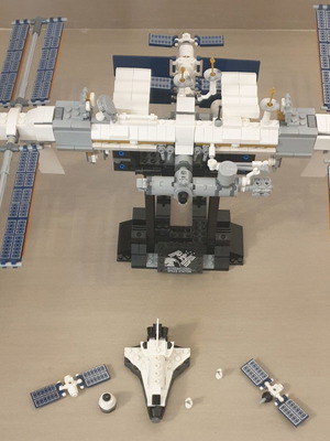 Lego Ideas International Space Station 21321 like new, 864 pieces with instructions and box