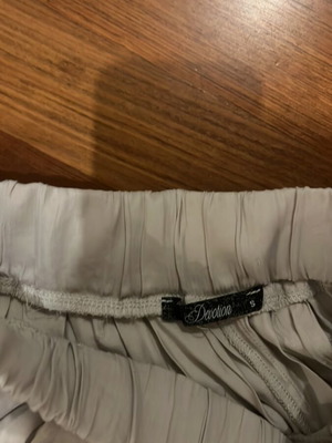 Devotion Flowy Pants like new, size S, icey beige